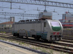 
'E402 118' at Pisa Station, Italy, June 2007